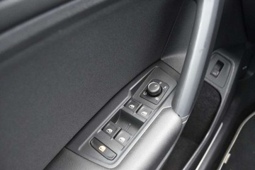 Volkswagen Tiguan II SUV 2.0 TDI 190KM 2019 Volkswagen Tiguan SalonPL 2.0 TDI 190KM DSG 4x4 R-Line DCC Pakiety LED TOP, zdjęcie 28