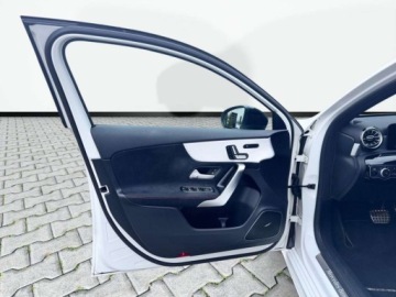 Mercedes Klasa A W177/V177 Hatchback Facelifting 2.0 220d 190KM 2024 Mercedes-Benz Klasa A A 220 d AMG MULTIBEAM LED Burmester Night Kamera, zdjęcie 8