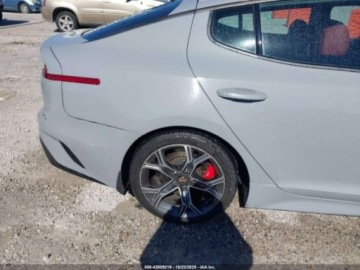 Kia Stinger Liftback 3.3 T-GDi 366KM 2018 Kia Stinger 2018 r., 3,3 L GT 2 AWD 3.3 Benzyna 365KM, zdjęcie 15