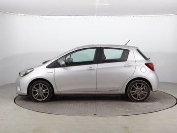 Toyota Yaris III Hatchback 5d Facelifting Hybrid 100KM 2015 Toyota Yaris 1.5 Hybrid, 1. Właściciel, zdjęcie 2