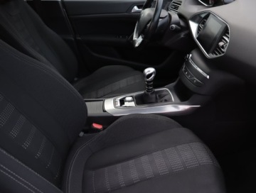 Peugeot 308 II SW 1.2 PureTech 130KM 2017 Peugeot 308 1.2 PureTech, Navi, Klima, zdjęcie 8