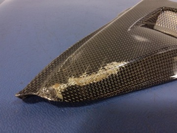 HONDA CB1000R SC60 КРЫШКА НАПОЛНИТЕЛЬНАЯ ПРАВАЯ КАРБОННАЯ