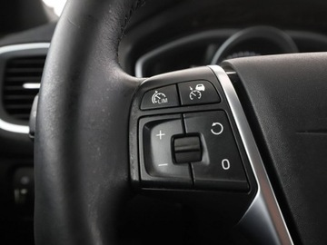 Volvo V60 I Kombi Facelifting 2.0 D3 DRIVE-E 150KM 2017 Volvo V40 Cross Country 2.0d Automat Cross Country, zdjęcie 29