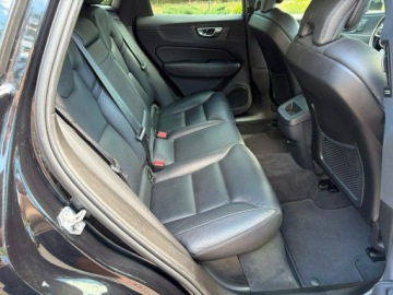 Volvo XC60 II Crossover T4 190KM 2020 Volvo XC 60 2.0 T4 190 KM Inscription Europa FV23%, zdjęcie 17