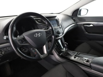 Hyundai i40 Kombi Facelifting 2.0 GDI 165KM 2015 Hyundai i40 Automat Navi Czujniki perkowania, zdjęcie 13