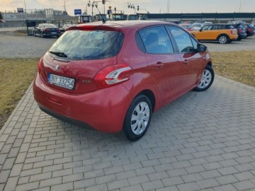 Peugeot 208 I Hatchback 3d 1.0 PureTech 68KM 2015 Peugeot 208 1.0 Benzyna Klimatyzacja 5 drzwi 2015r, zdjęcie 33