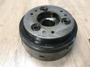 YAMAHA YFM 225 MOTO 4 MAGNETO KOŁO MAGNESOWE