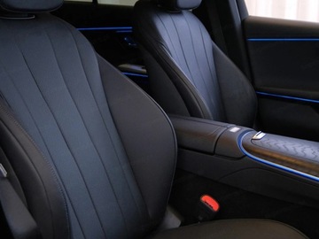 Mercedes Klasa E W214 Sedan 2.0 220d 197KM 2025 E Klasa 220 d 4-Matic Avantgarde 2.0 (197KM) 2025, zdjęcie 4