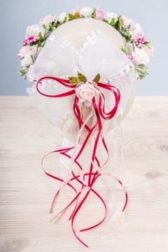 Венок для причастия из розовых и фиолетовых цветов