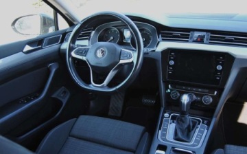 Volkswagen Passat B8 Variant Facelifting 1.5 TSI EVO 150KM 2020 Volkswagen Passat Variant GWARANCJA, 2020, 1.5 Benzyna, Automat DSG, Niski, zdjęcie 10