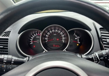 Kia Venga Mikrovan 1.4 DOHC CVVT 90KM 2015 Kia Venga 1.4 90KM Navi Climatronic Kamera KEY Bezwypadkowy Dla wymagajacy, zdjęcie 13