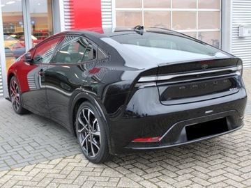 Toyota Prius V (XW60) 2.0  Hybrid Dynamic Force Plug-in 223KM 2025 Od ręki - Prestige 2.0 Hybrid Plug-in 223KM | Podgrzewane fotele!, zdjęcie 2