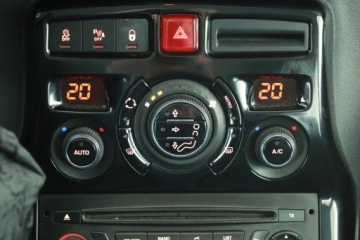 Citroen C3 Picasso 1.2 PureTech 110KM 2016 Citroen C3 Picasso 1.2 PureTech, Salon Polska, zdjęcie 9