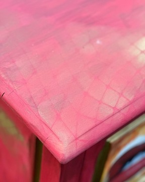 Шкаф огненный, красный с золотом, единственный экземпляр.