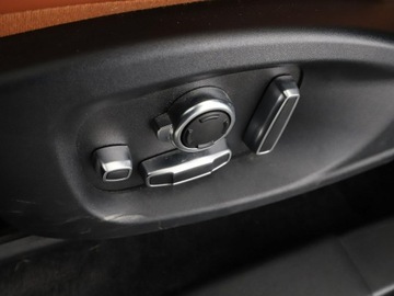 Jaguar E-Pace SUV 2.0 i4D 150KM 2018 Jaguar E-Pace AWD Automat Navi Skóra Czujniki, zdjęcie 37