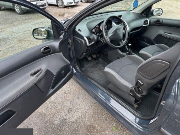 Peugeot 206 Hatchback 5d + 1.4 75KM 2010 Peugeot 206 plus 1.4 benzyna 75KM 2010r, zdjęcie 12