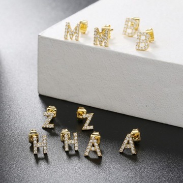 Kolczyki ze stali szlachetnej platerowane 14k złotem, literka D 2szt. KST32