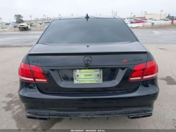 Mercedes Klasa E W212 2015 Mercedes-Benz Klasa E 63 AMG S 4Matic 2015 5.5l 5.5 Benzyna 577KM, zdjęcie 4