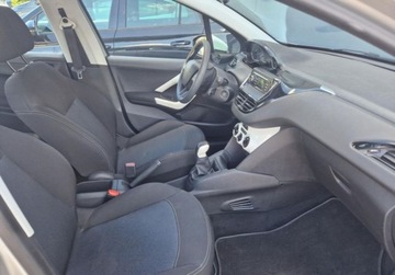 Peugeot 208 I Hatchback 5d Facelifting 1.2 PureTech 82KM 2018 Peugeot 208 Peugeot 208 1.2 Benz 82KM Active 1.2 Benzyna 82KM, zdjęcie 23