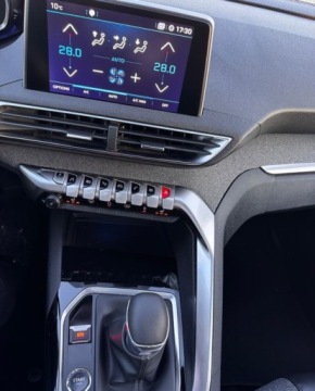 Peugeot 3008 II Crossover 1.2 PureTech 130KM 2019 Peugeot 3008 Rezerwacja 1.2 Benzyna 130KM, zdjęcie 9