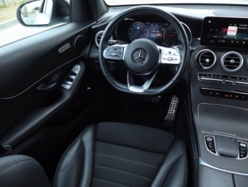 Mercedes GLC C253 SUV Facelifting 2.0 200d 163KM 2020 Mercedes GLC GLC 200 d 4MATIC, Salon Polska, zdjęcie 5