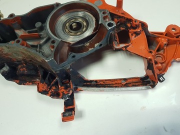 КАННЕР ЛЕВАЯ ПОЛОВИНА HUSQVARNA 555 560XP ОРИГИНАЛ