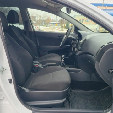 Hyundai i30 I CW Facelifting 1.4 DOHC 109KM 2011 Hyundai i30 1.4 Benzyna Blue Classic Manual 109KM, zdjęcie 21