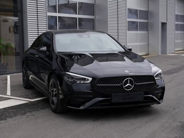 Mercedes CLA C118/X118 Coupe Facelifting 1.3 200 163KM 2025 MERCEDES-BENZ CLA 200 AMG Line Sedan 1.3 (163KM) 2025, zdjęcie 1