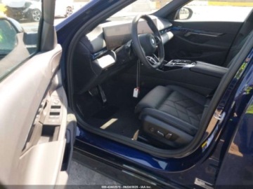 BMW Seria 5 G90-91 2025 BMW Seria 5 550E xDrive 2025 3.0l 3.0 Hybryda 483KM, zdjęcie 9