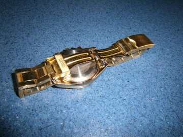 ЗОЛОТЫЕ С БРИЛЛИАНТАМИ ЖЕНСКИЕ ЧАСЫ С БРАСЛЕТОМ