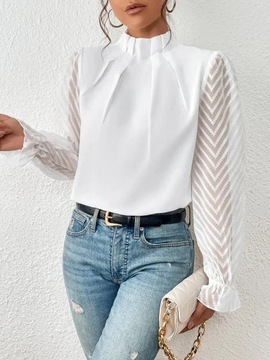 Elegancka damska biała bluzka z ozdobnymi rękawami ze stójką