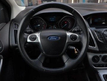 Ford Focus III Hatchback 5d facelifting 1.0 EcoBoost 125KM 2014 Ford Focus 1.0 EcoBoost, Salon Polska, Serwis ASO, zdjęcie 14