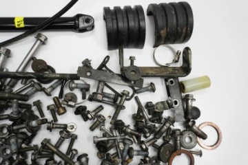 YAMAHA FZS FAZER 600 00-01 БОЛТЫ ВИНТЫ