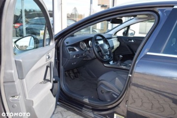 Peugeot 508 I SW Facelifting 1.6 e-THP 165KM 2015 Peugeot 508 1.6 THP 165KM Lift Allure LED Panorama Navi Kamera Czujniki Hak, zdjęcie 17
