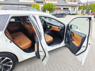 Toyota Auris II Touring Sports Facelifting 1.8 Hybrid 136KM 2017 Toyota Auris Prestige___1.8VVT-i 136KM Hybrid CVT Skora LED Navi Kamera Ke, zdjęcie 9