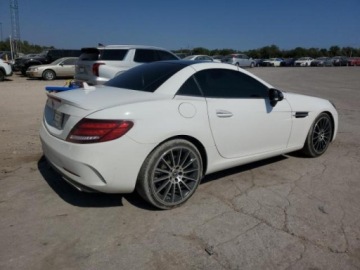 Mercedes SLC 2019 Mercedes-Benz SLC 2019 MERCEDES-BENZ SLC 300, silnik 2.0 L 2.0 Benzyna, zdjęcie 3