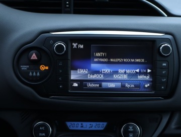 Toyota Yaris III Hatchback 5d Facelifting Hybrid 100KM 2014 Toyota Yaris 1.5 Hybrid, Automat, Klima, zdjęcie 11