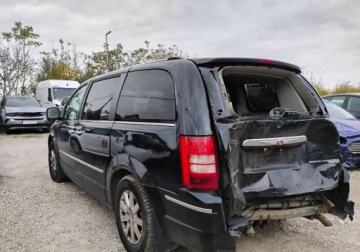 Chrysler Grand Voyager 2.8 CRD 163KM 2010 Chrysler Grand Voyager 2010r, 2.8 DIESEL. AUTOMAT. Uszkodzony tyl. Jezdzi, zdjęcie 13