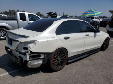 Mercedes Klasa C W205 2015 Mercedes-Benz Klasa C 63 AMG-S 2015 4.0l 4.0 Benzyna 503KM, zdjęcie 3