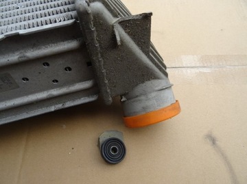 AUDI A3 S3 8L TT INTERCOOLER PRAVÝ 8L9145806B