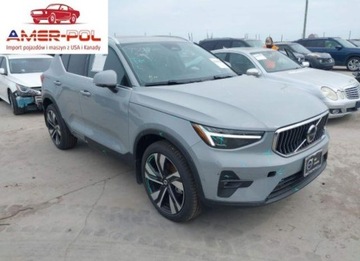 Volvo XC40 2025 Volvo XC 40 Plus Bright Theme 2025 2.0l 2.0 Benzyna 247KM