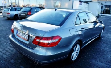 Mercedes Klasa E W212 Limuzyna 350 CDI BlueEFFICIENCY 231KM 2009 Mercedes-Benz Klasa E 4-Matic , Automat, Ledy, 3.0 Diesel 231KM, zdjęcie 19