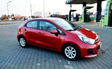 Kia Rio III Sedan 1.2 DOHC CVVT 85KM 2015 Kia Rio Lift Maly przebieg, Klimatyzacja, Po serwisie 1.2 Benzyna 85KM, zdjęcie 17