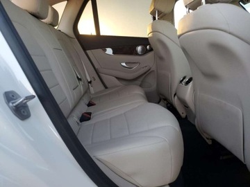 Mercedes GLC C253 2018 Mercedes-Benz GLC 300 4Matic 2018 2.0 Benzyna 241KM, zdjęcie 10