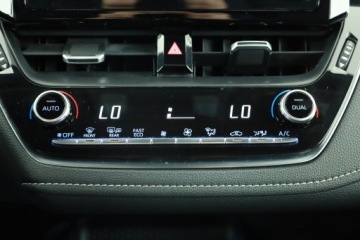 Toyota Corolla XII TS Kombi 1.2 Turbo D-4T 116KM 2022 Toyota Corolla 1.2 Turbo, Salon Polska, zdjęcie 11