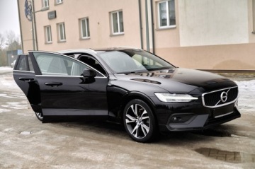 Volvo V60 II  Kombi 2.0 D3 150KM 2020 PIĘKNE V60 MOMENTUM PRO __ KUBEŁKOWE FOTELE, zdjęcie 17