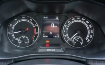 Skoda Kamiq Crossover 1.0 TSI 110KM 2021 Skoda Kamiq Skoda Kamiq Style 1.0TSI 110KM Benzyna 110KM, zdjęcie 13