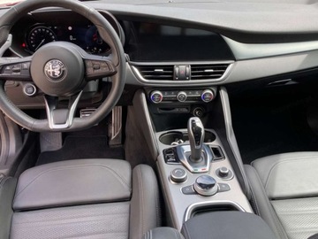 Alfa Romeo Giulia II Sedan Facelifting 2023 2.0 GME Turbo 280KM 2025 ALFA ROMEO Giulia Turbo Veloce Q4 Sedan 2.0 (280KM) 2025, zdjęcie 7