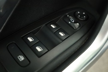 Peugeot 2008 I SUV Facelifting 1.6 BlueHDi 120KM 2016 Peugeot 2008 1.6 BlueHDi, Skóra, Navi, Klima, zdjęcie 17