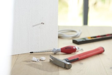 МОЛОТОК WIHA ДЛЯ ЭЛЕКТРИКОВ 300г 42071